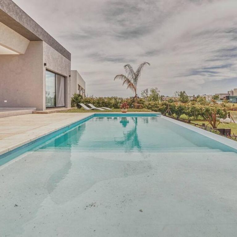 Impresionante casa en la laguna - Four-Bedroom House - 21