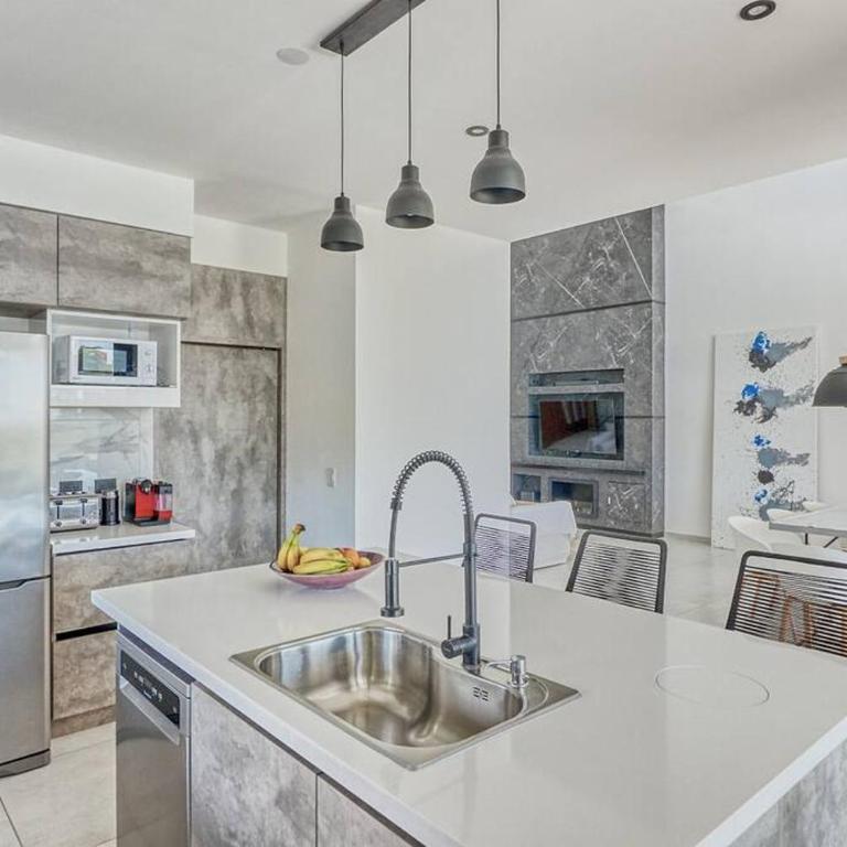 Impresionante casa en la laguna - Four-Bedroom House - 26