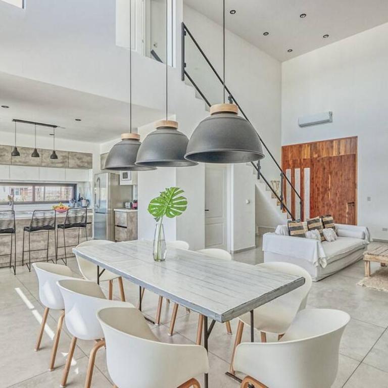 Impresionante casa en la laguna - Four-Bedroom House - 31