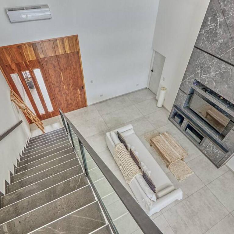 Impresionante casa en la laguna - Four-Bedroom House - 40