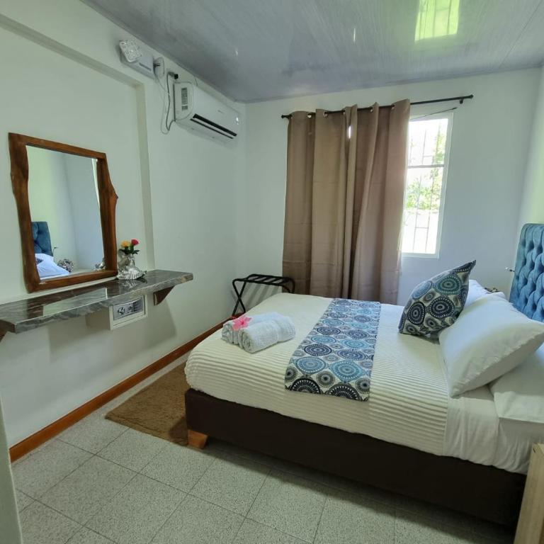 Halley View Summer House - Habitación Doble con vistas al jardín - 3