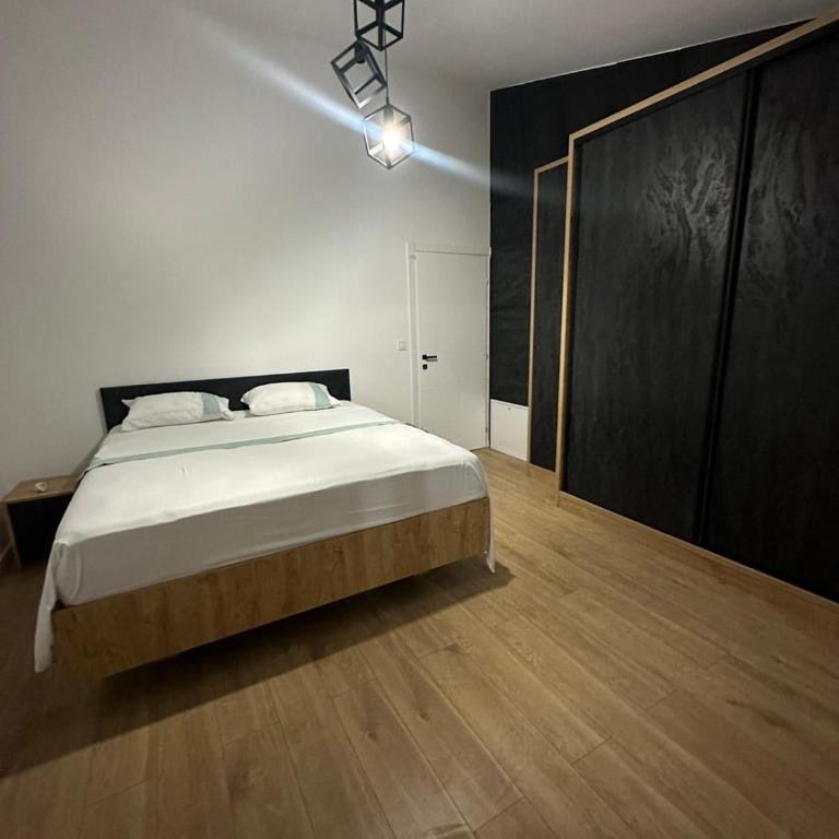 Čobrenović Penthouse - Two-Bedroom Apartment - 8
