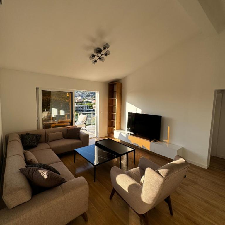 Čobrenović Penthouse - Two-Bedroom Apartment - 1