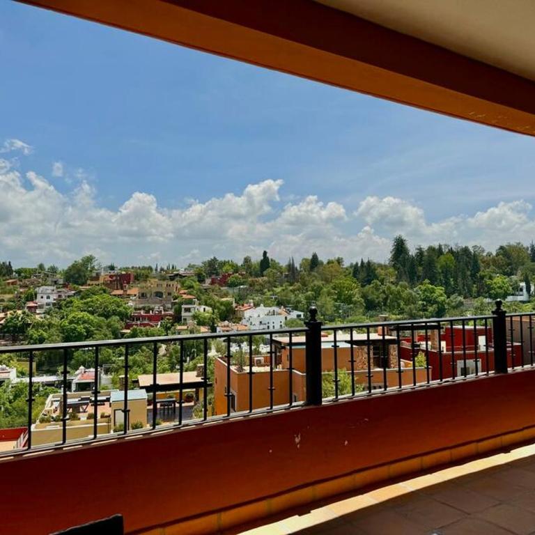 Spacious No Stairs Gated Community Pool Parking Gym - Apartamento de 3 dormitorios con balcón - 11