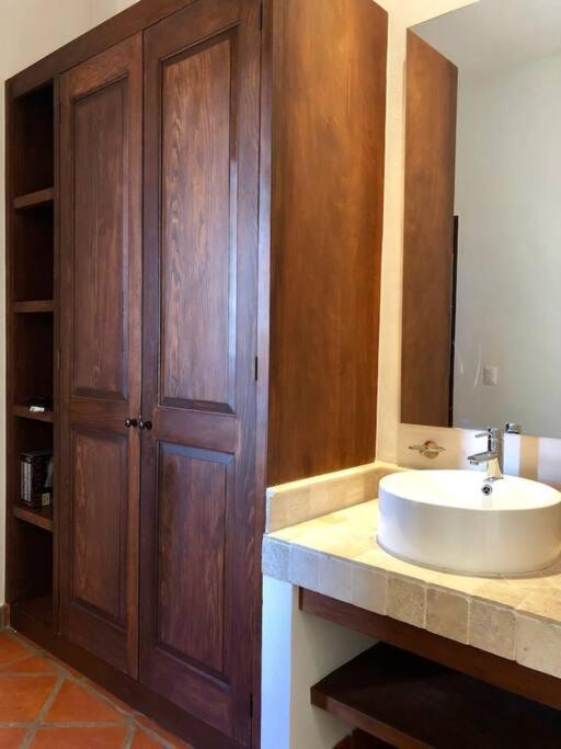 Spacious No Stairs Gated Community Pool Parking Gym - Apartamento de 3 dormitorios con balcón - 12