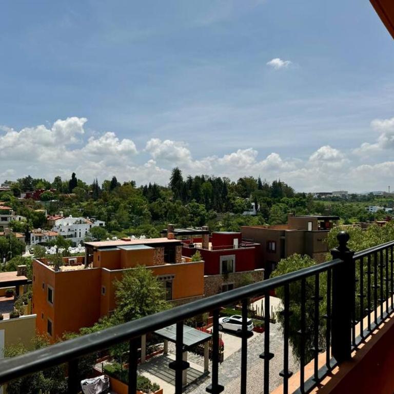 Spacious No Stairs Gated Community Pool Parking Gym - Apartamento de 3 dormitorios con balcón - 24