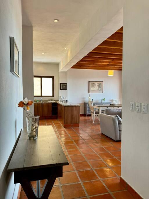 Spacious No Stairs Gated Community Pool Parking Gym - Apartamento de 3 dormitorios con balcón - 25