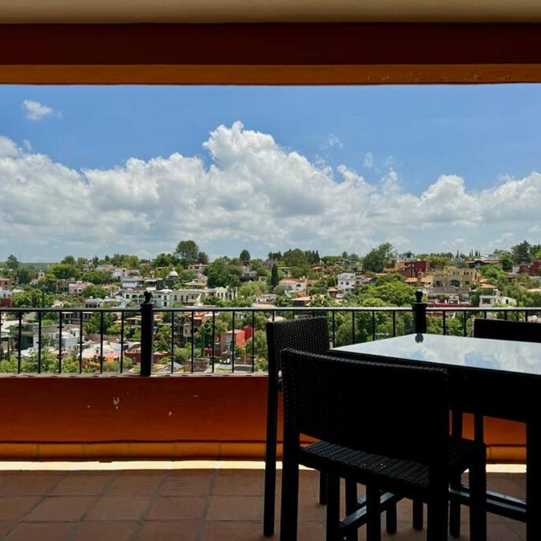 Spacious No Stairs Gated Community Pool Parking Gym - Apartamento de 3 dormitorios con balcón - 37
