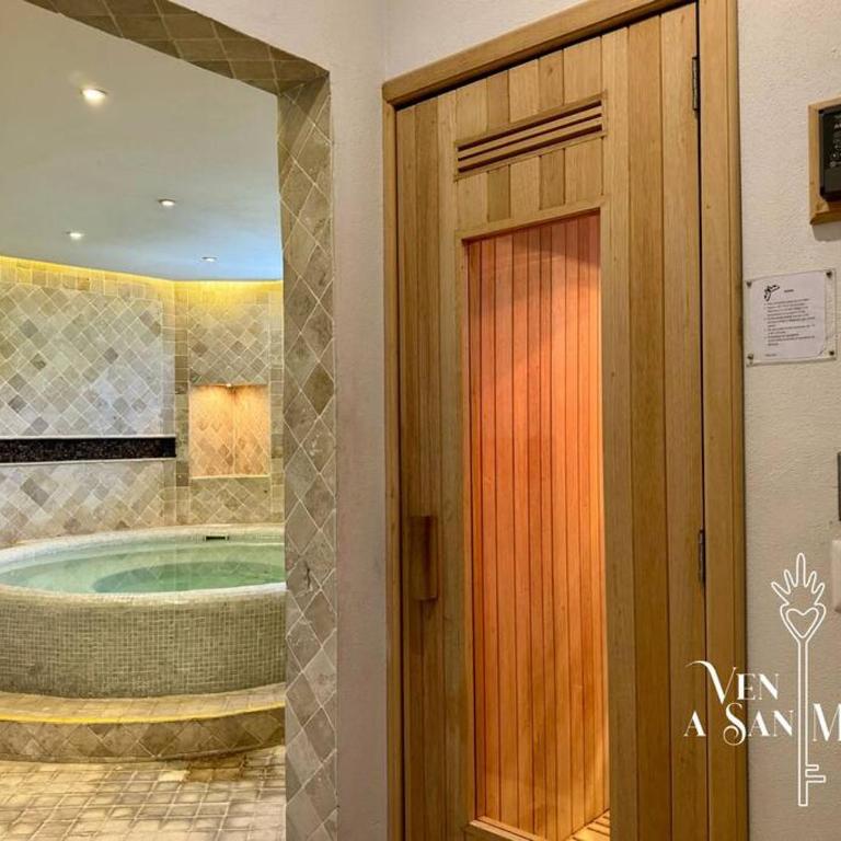 Spacious No Stairs Gated Community Pool Parking Gym - Apartamento de 3 dormitorios con balcón - 57