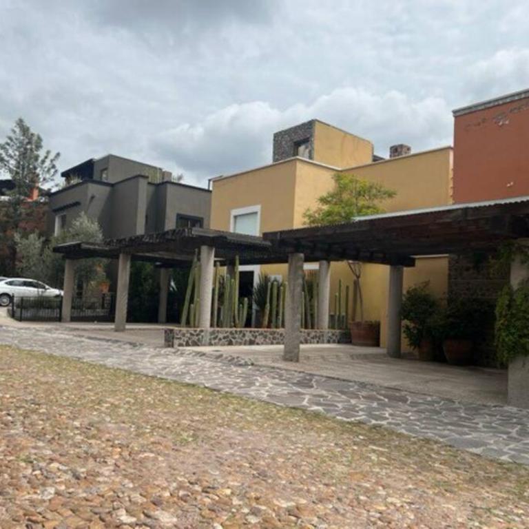 Spacious No Stairs Gated Community Pool Parking Gym - Apartamento de 3 dormitorios con balcón - 59