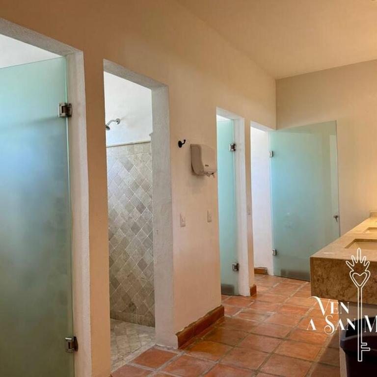Spacious No Stairs Gated Community Pool Parking Gym - Apartamento de 3 dormitorios con balcón - 60