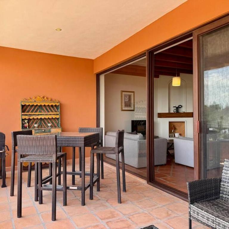 Spacious No Stairs Gated Community Pool Parking Gym - Apartamento de 3 dormitorios con balcón - 62