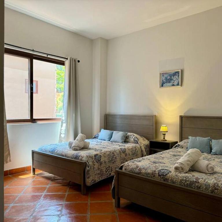 Spacious No Stairs Gated Community Pool Parking Gym - Apartamento de 3 dormitorios con balcón - 67