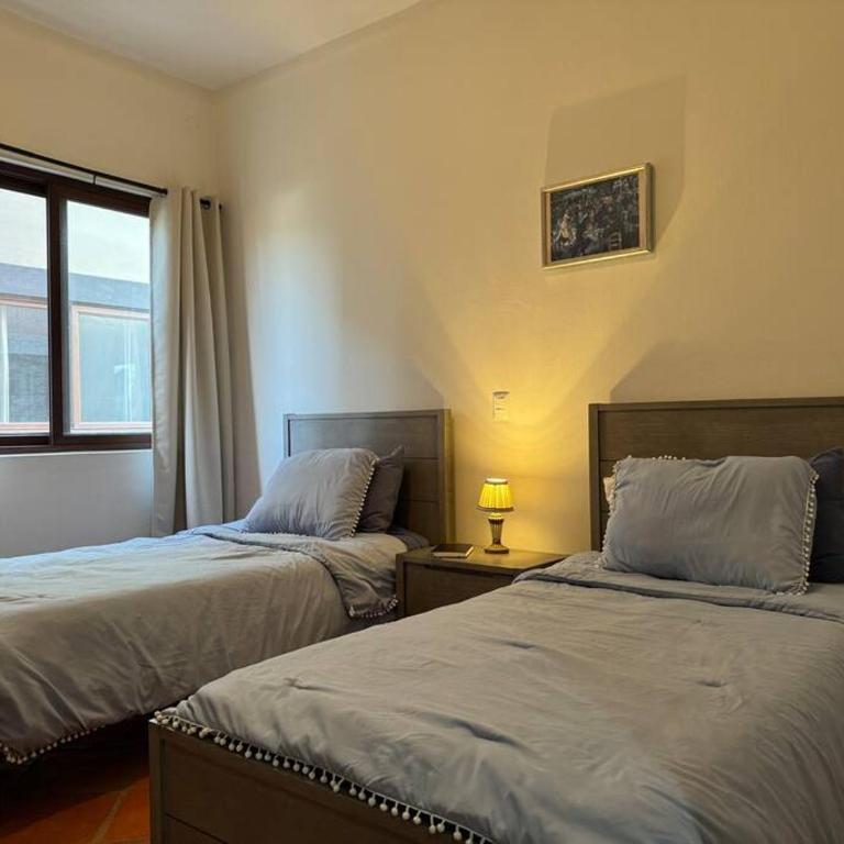 Spacious No Stairs Gated Community Pool Parking Gym - Apartamento de 3 dormitorios con balcón - 69