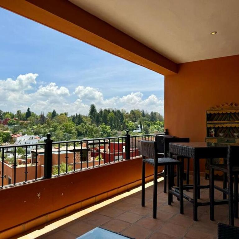 Spacious No Stairs Gated Community Pool Parking Gym - Apartamento de 3 dormitorios con balcón - 71