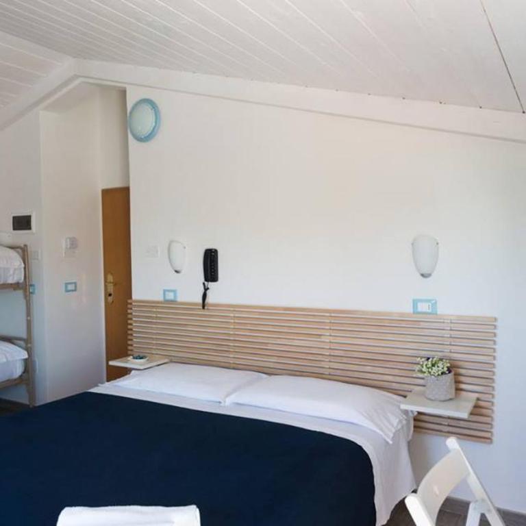 Hotel Jolie - Superior Quadruple Room - 7
