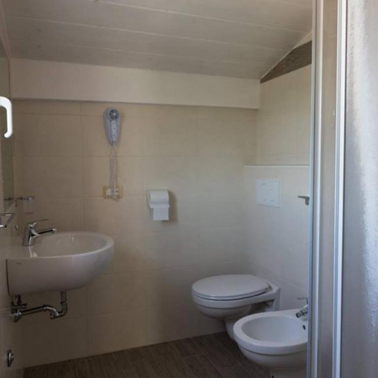 Hotel Jolie - Superior Quadruple Room - 6