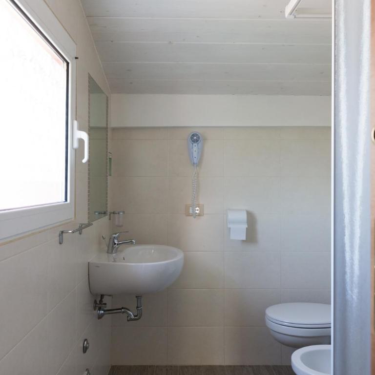Hotel Jolie - Superior Quadruple Room - 2