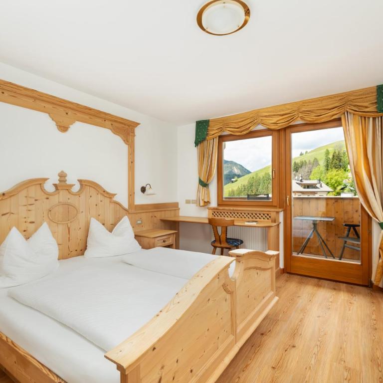 Hotel Alpenrose Dolomites - Camera Matrimoniale Comfort - 2
