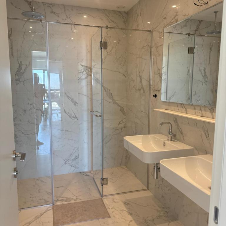 KULA WEST 65 lux - Apartman sa 2 Spavaće Sobe i Pogledom na Grad - 7