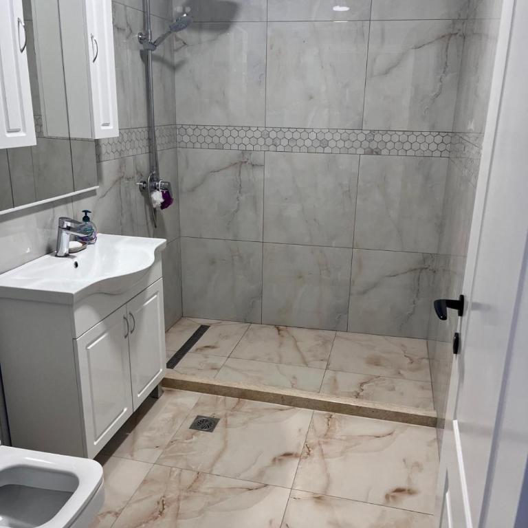 ALOHA Beach front Vacation Rental - One-Bedroom Apartment - 5