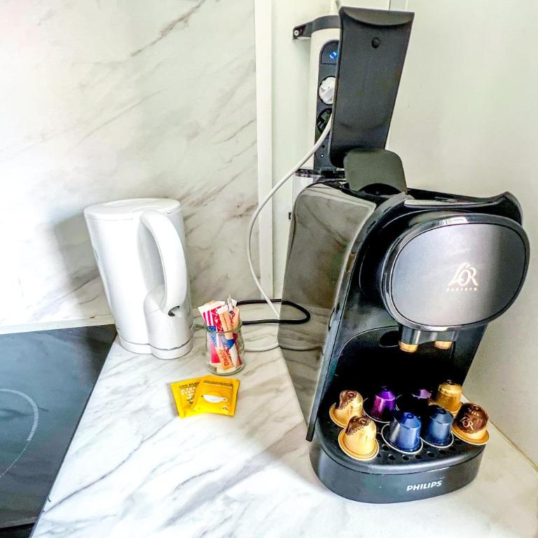 AC - Secure Parking - Near Central Station - Two-Bedroom Apartment - 13