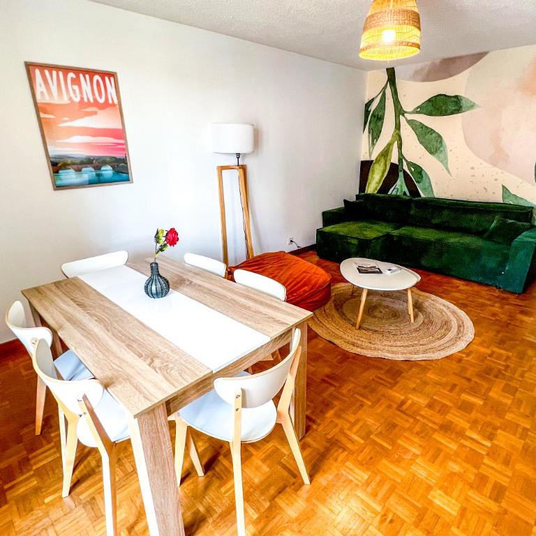 AC - Secure Parking - Near Central Station - Two-Bedroom Apartment - 8