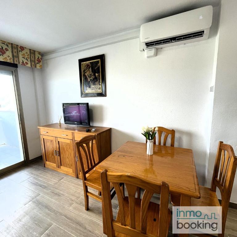 Beach Arquus Family Salou , climatizado y con piscina - Two-Bedroom Apartment - 5