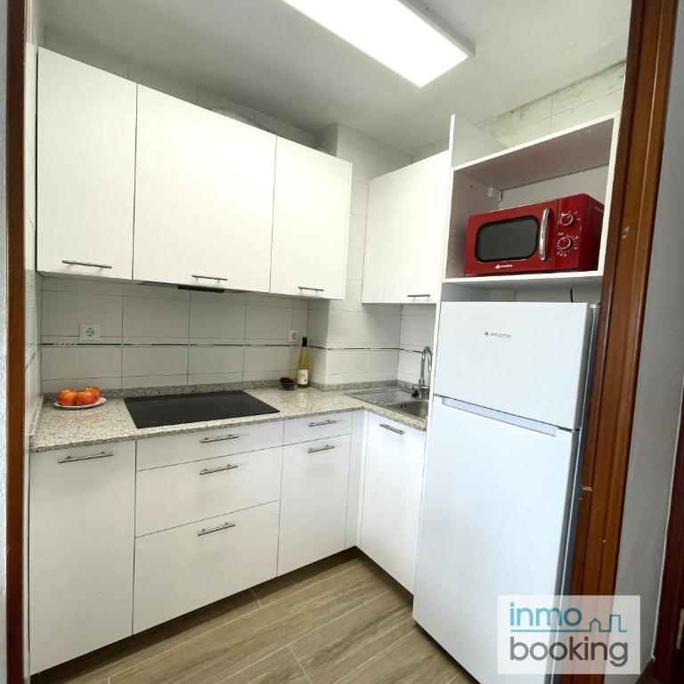 Beach Arquus Family Salou , climatizado y con piscina - Two-Bedroom Apartment - 20