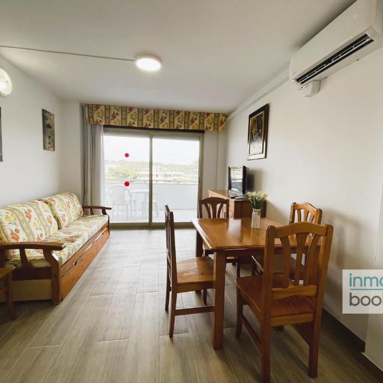 Beach Arquus Family Salou , climatizado y con piscina - Two-Bedroom Apartment - 29