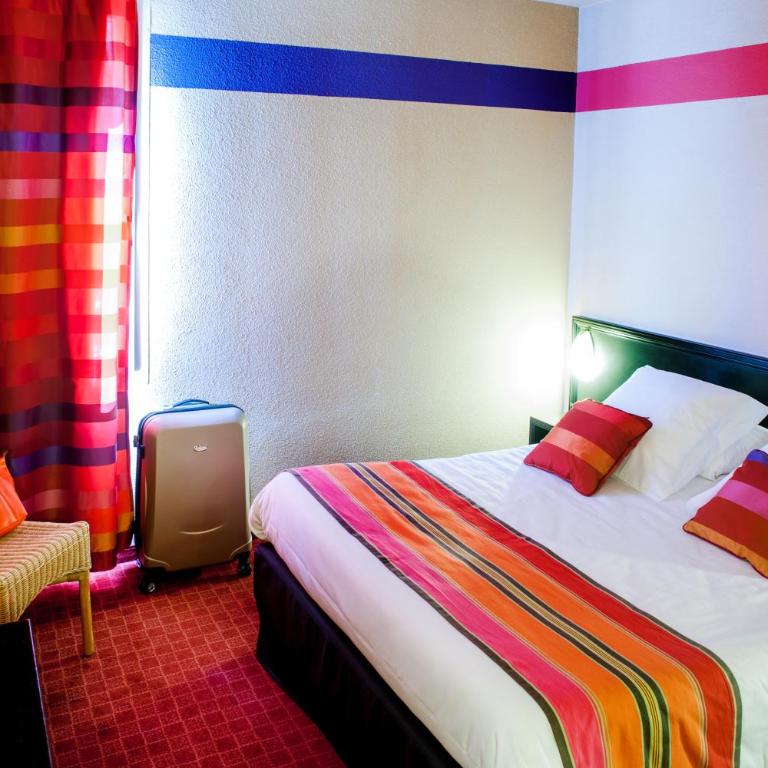 Hôtel Saint Sauveur - Chambre Double ou Lits Jumeaux - 10