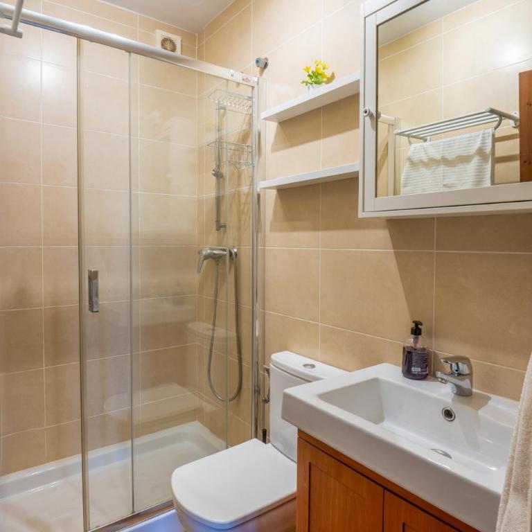 Charming area of San Juan de Capistrano - Apartamento de 2 dormitorios con balcón y terraza - 12
