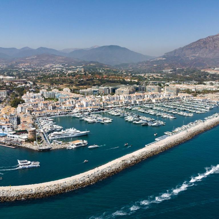 241 Puerto Banus Marbella Front Line - Two-Bedroom Apartment - 39