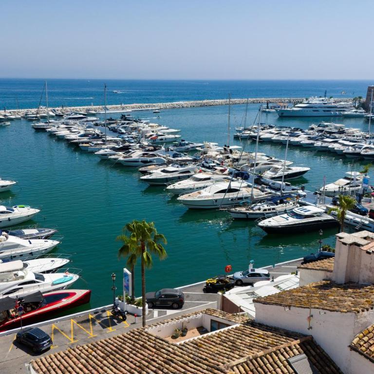 241 Puerto Banus Marbella Front Line - Two-Bedroom Apartment - 37