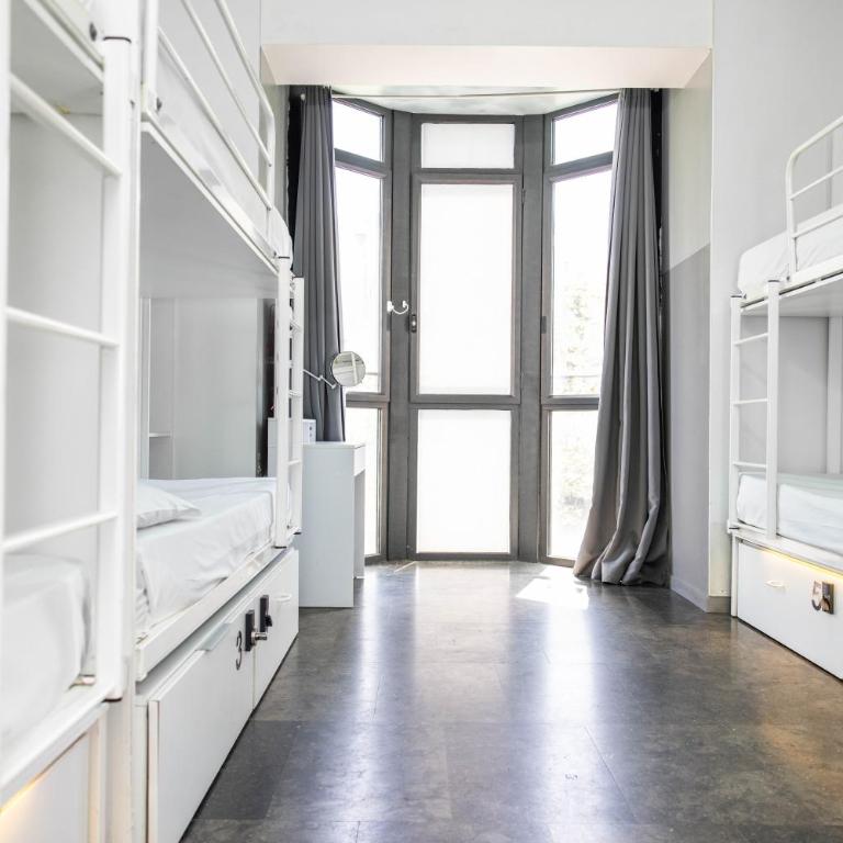 Urbany Hostel BCN GO! - Bed in 6-Bed Female Dormitory Room - 9