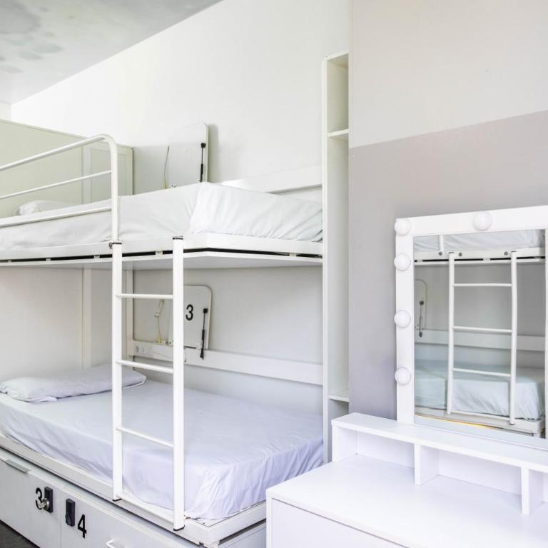Urbany Hostel BCN GO! - Bed in 6-Bed Female Dormitory Room - 8