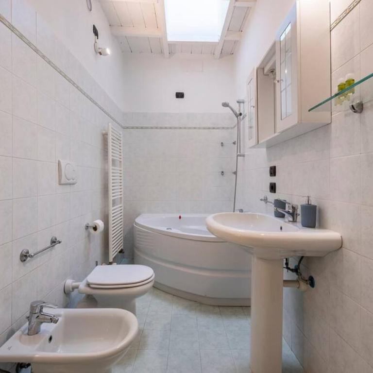[Jacuzzi & Free Parking] 15 min to Arena - Appartamento con 2 Camere da Letto - 2