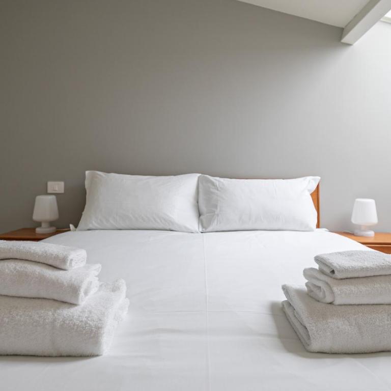 Volta 40 - Chambre Quadruple avec Salle de Bains Privative - 12