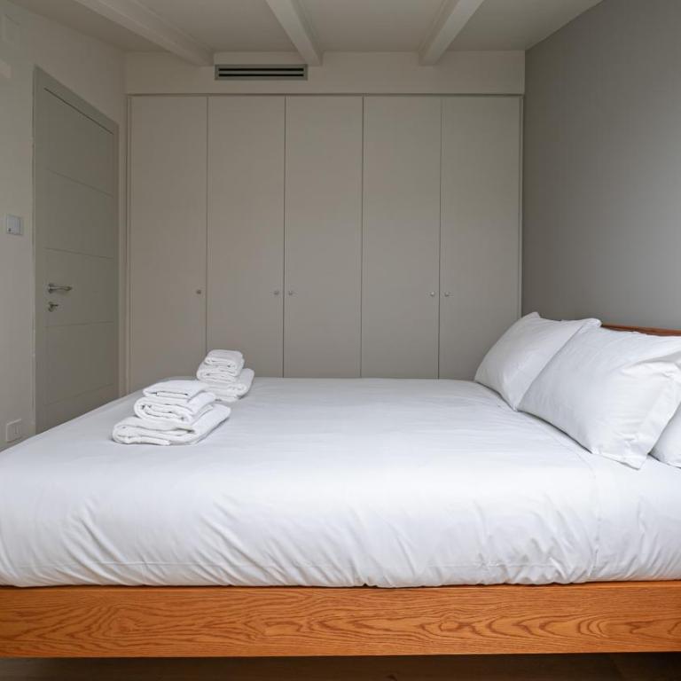 Volta 40 - Chambre Quadruple avec Salle de Bains Privative - 13