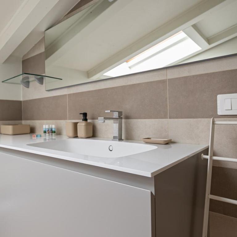 Volta 40 - Chambre Quadruple avec Salle de Bains Privative - 15