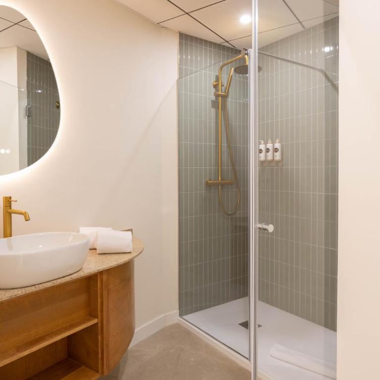 Reina Victoria El Mercado - Premium Double Room - 7