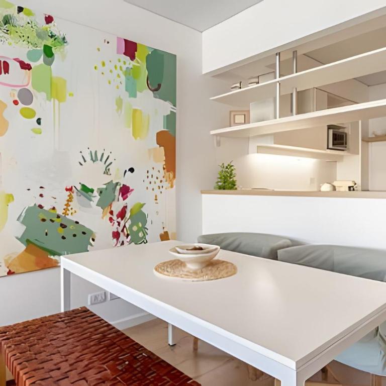Cozy Apartment w/ Pool, Gym,24h Security & Parking - Deluxe One-Bedroom Apartment with Garden View - 5