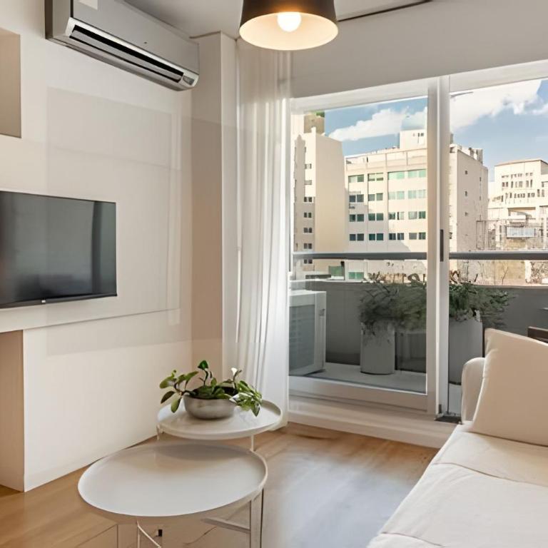 Cozy Apartment w/ Pool, Gym,24h Security & Parking - Deluxe One-Bedroom Apartment with Garden View - 6