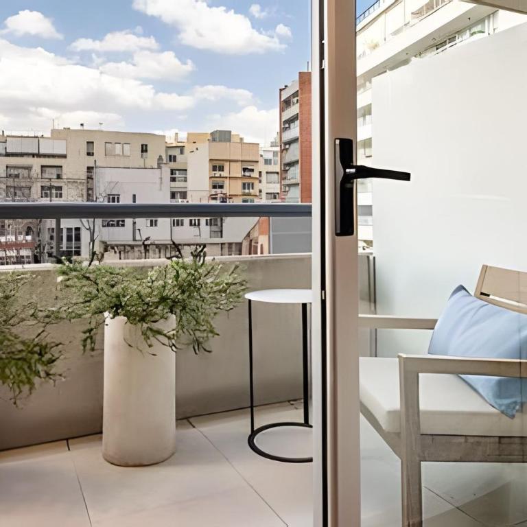 Cozy Apartment w/ Pool, Gym,24h Security & Parking - Deluxe One-Bedroom Apartment with Garden View - 25
