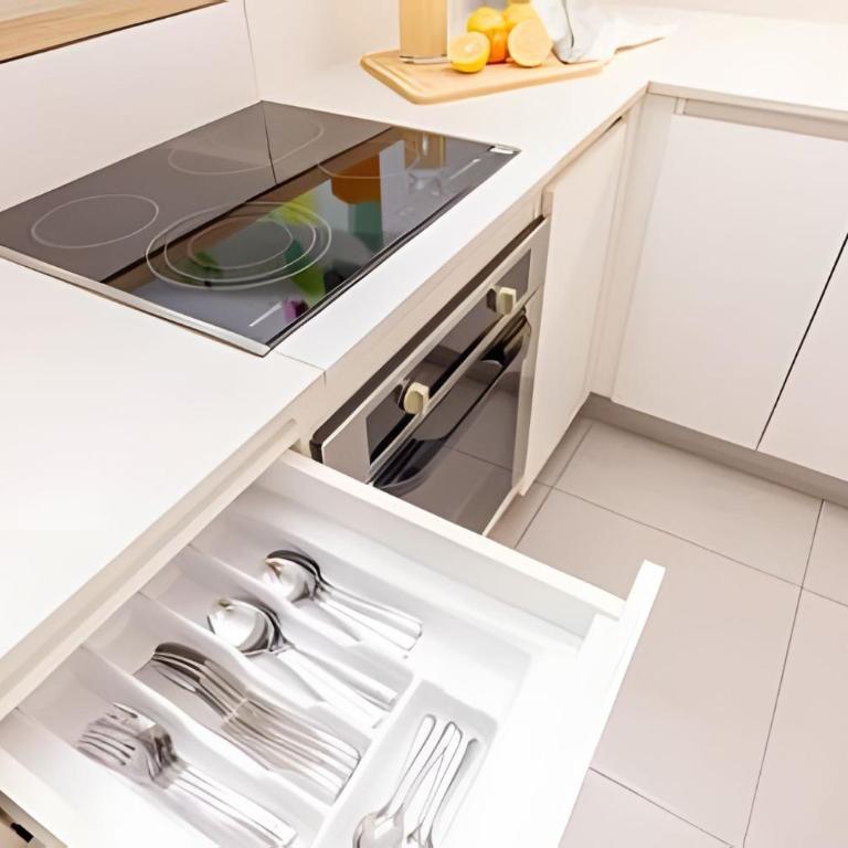Cozy Apartment w/ Pool, Gym,24h Security & Parking - Deluxe One-Bedroom Apartment with Garden View - 19