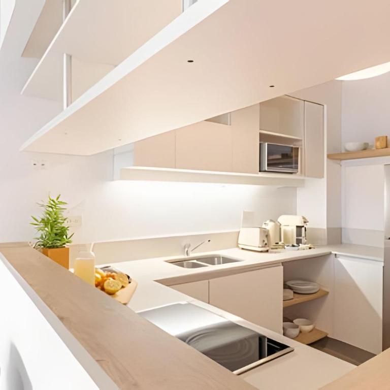 Cozy Apartment w/ Pool, Gym,24h Security & Parking - Deluxe One-Bedroom Apartment with Garden View - 14