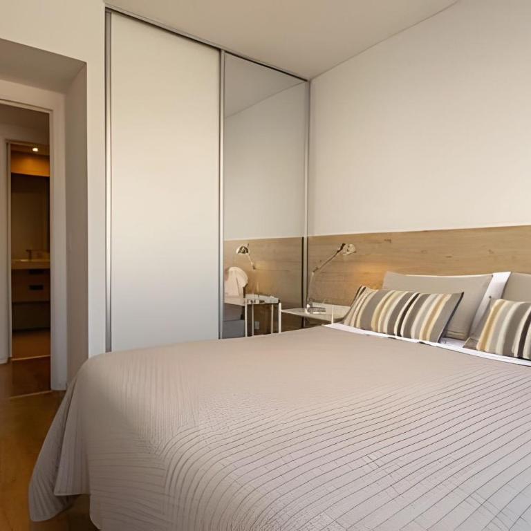 Cozy Apartment w/ Pool, Gym,24h Security & Parking - Deluxe One-Bedroom Apartment with Garden View - 10