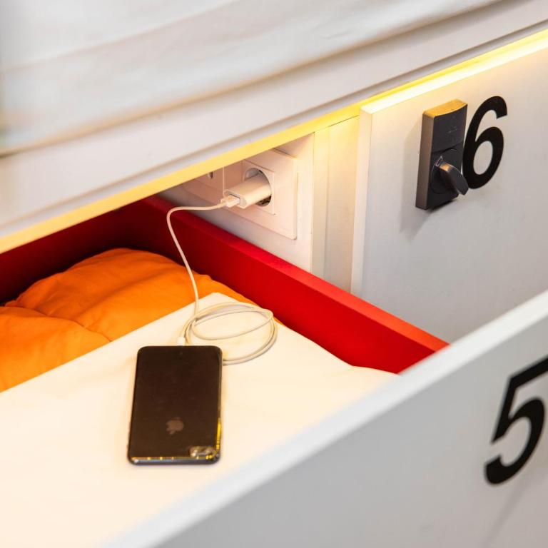 Urbany Hostel BCN GO! - Single Bed in 10-Bed Dormitory Room - 12