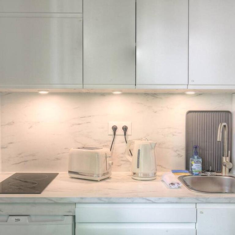 Appartement moderne proche Lyon 6ème - One-Bedroom Apartment - 8