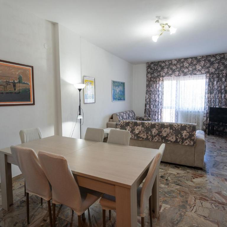 Casa a un passo dal mare - Appartamento con 2 Camere da Letto - 2